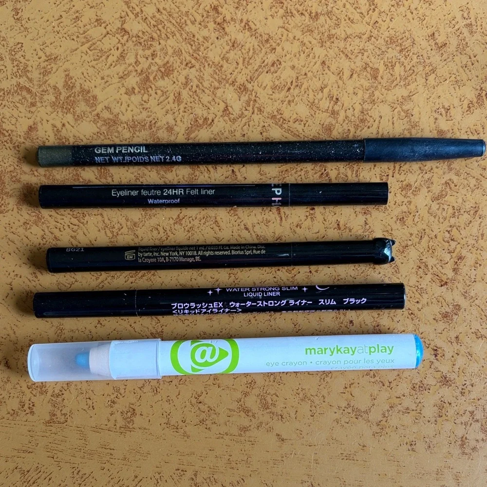 Bundle of Makeup Set used - Urban Decay, Too Faced, Morphe, MAC, Tarte, and more - Picture 15 of 16